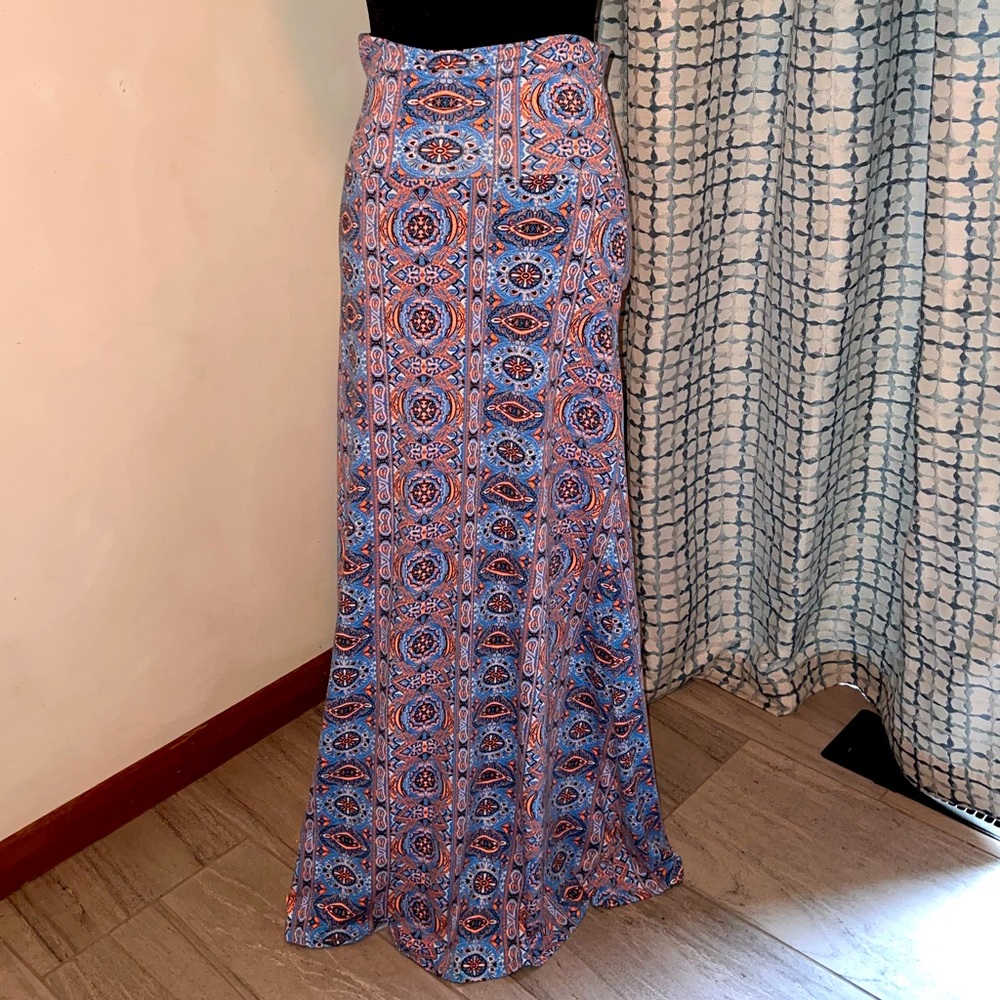 Soft maxi skirt